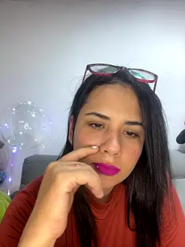 Snapshot of Leyna_Kenet chatting on 12-09-24, 02:56 Leyna Kenet online show from 12-09-24, 02:56