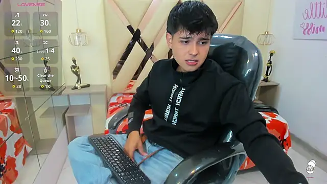 Snapshot of AndrewPherson chatting on 09-19-25, 12:42 AndrewPherson online show from 09-19-25, 12:42