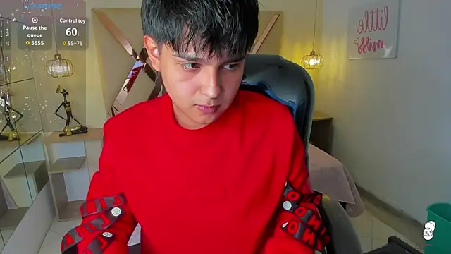 Snapshot of AndrewPherson chatting on 09-28-25, 02:02 AndrewPherson online show from 09-28-25, 02:02