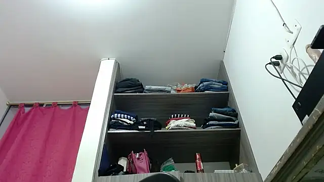 nicolle milf1978 online show from 04-24-26, 11:07