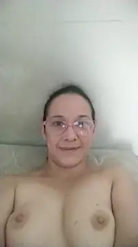 nicolle milf1978 online show from 11-30-25, 01:01