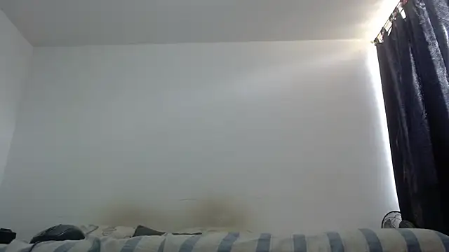 nicolle milf1978 online show from 11-20-25, 04:07