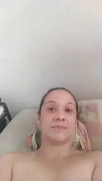 nicolle milf1978 online show from 10-24-25, 12:48