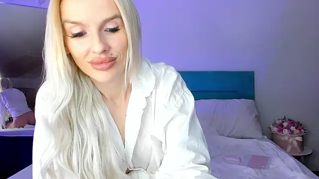 Snapshot of Lana_kitty__ chatting on 10-14-25, 12:22 Lana kitty online show from 10-14-25, 12:22