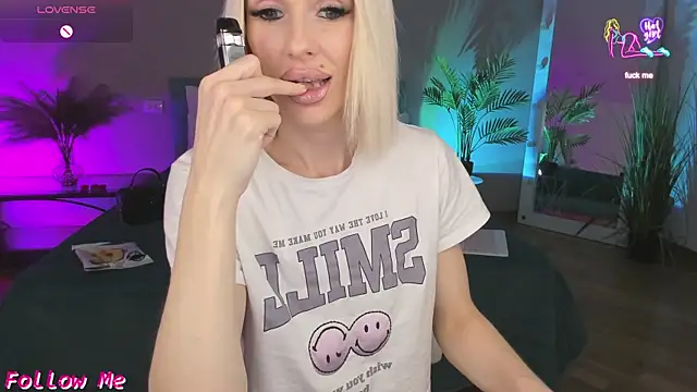 Lana kitty   online show from 05-27-26, 10:39
