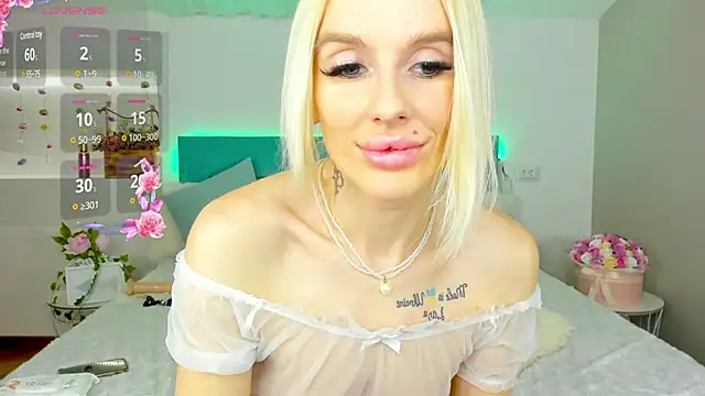 Snapshot of Lana_kitty__ chatting on 03-07-25, 12:48 Lana kitty online show from 03-07-25, 12:48