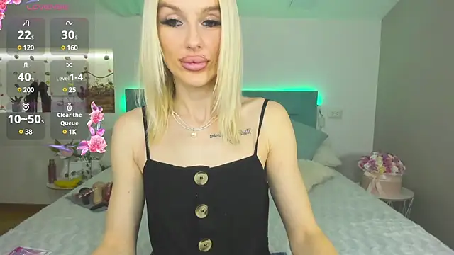 Snapshot of Lana_kitty__ chatting on 03-12-25, 03:02 Lana kitty online show from 03-12-25, 03:02