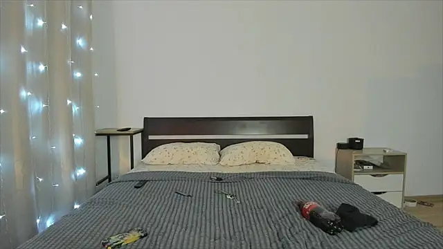 Xloe Queen online show from 11-08-25, 06:44