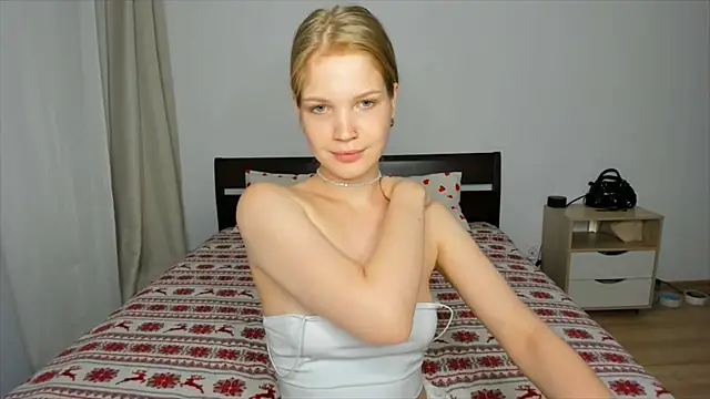 Xloe Queen online show from 06-03-26, 04:44