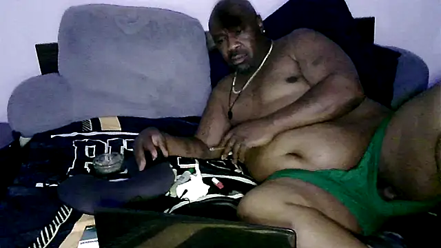 Snapshot of GOODCHOCOLATEDICK chatting on 12-17-24, 08:56 GOODCHOCOLATEDICK online show from 12-17-24, 08:56