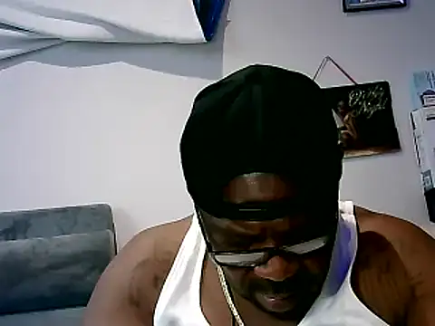 Snapshot of GOODCHOCOLATEDICK chatting on 12-14-24, 12:33 GOODCHOCOLATEDICK online show from 12-14-24, 12:33