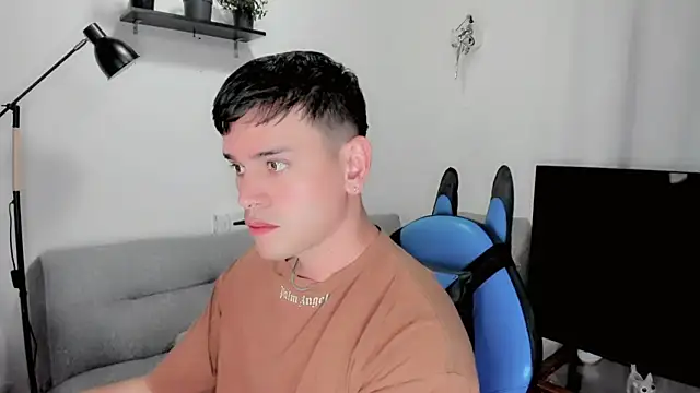 Snapshot of joe_jhon chatting on 02-04-25, 06:57 joe jhon online show from 02-04-25, 06:57