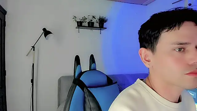 Snapshot of joe_jhon chatting on 01-29-25, 04:15 joe jhon online show from 01-29-25, 04:15