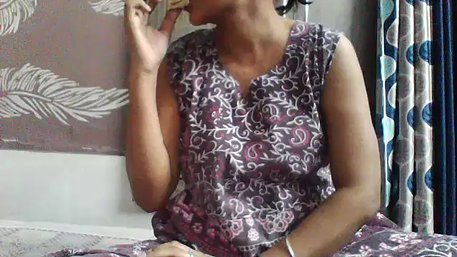 Snapshot of shalini_fire chatting on 07-08-26, 09:54 shalini fire online show from 07-08-26, 09:54