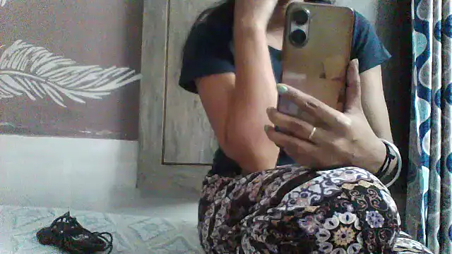 Snapshot of shalini_fire chatting on 02-17-26, 10:01 shalini fire online show from 02-17-26, 10:01