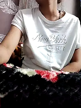 Snapshot of shalini_fire chatting on 02-25-25, 05:30 shalini fire online show from 02-25-25, 05:30