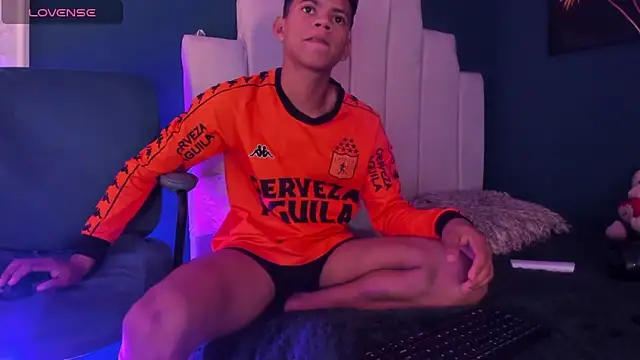 Snapshot of Jeffry_wolvess chatting on 03-03-25, 03:11 Jeffry wolvess online show from 03-03-25, 03:11