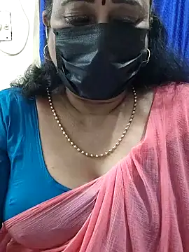 Snapshot of rekha_naier chatting on 10-06-25, 04:19 rekha naier online show from 10-06-25, 04:19