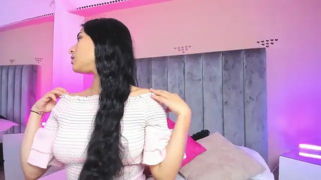 Giselle Roldan online show from 12-05-25, 04:22