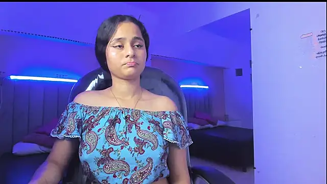 Giselle Roldan online show from 05-24-26, 04:12