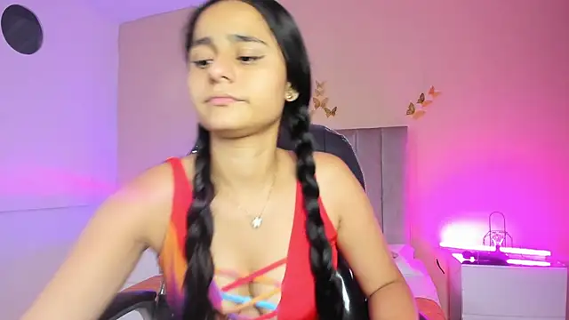 Giselle Roldan online show from 04-15-26, 03:45