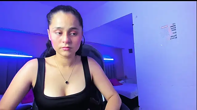 Giselle Roldan online show from 05-23-26, 04:22