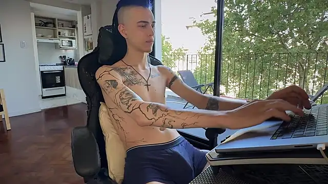 Den BlueXx online show from 03-31-26, 07:16