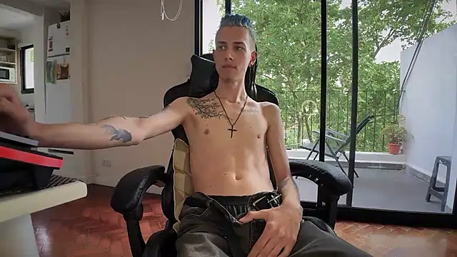 Den BlueXx online show from 11-18-25, 08:01