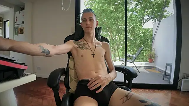 Den BlueXx online show from 11-12-25, 04:55