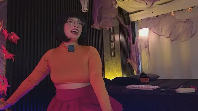 Snapshot of Little_maeve chatting on 10-05-25, 10:22 Little maeve online show from 10-05-25, 10:22