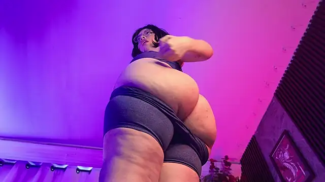 Snapshot of Little_maeve chatting on 03-20-25, 09:35 Little maeve online show from 03-20-25, 09:35