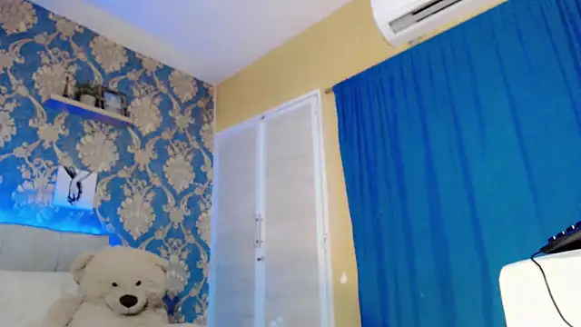 nicoledollts online show from 05-12-26, 01:17
