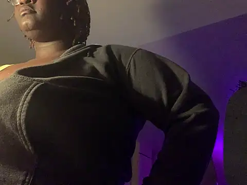 BigKittyRaven online show from 03-11-25, 06:30