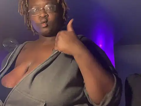 BigKittyRaven online show from 02-26-25, 04:52