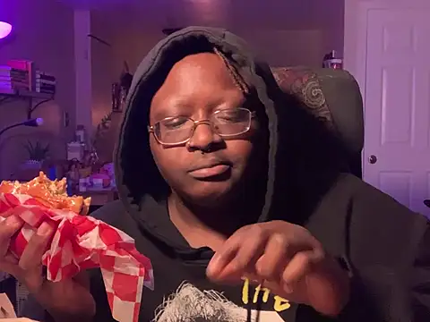 BigKittyRaven online show from 12-21-24, 02:19