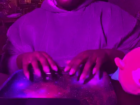 BigKittyRaven online show from 12-09-24, 05:40