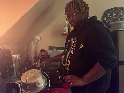 BigKittyRaven online show from 12-31-24, 04:46