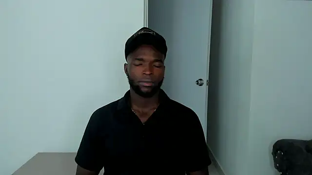 Snapshot of Dylan_Taylor chatting on 09-10-25, 02:32 Dylan Taylor online show from 09-10-25, 02:32
