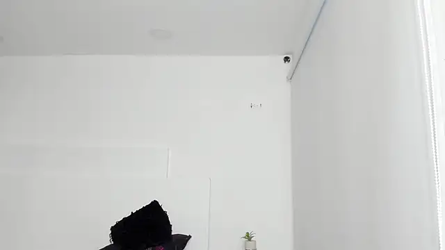 Snapshot of Dylan_Taylor chatting on 02-19-25, 06:44 Dylan Taylor online show from 02-19-25, 06:44