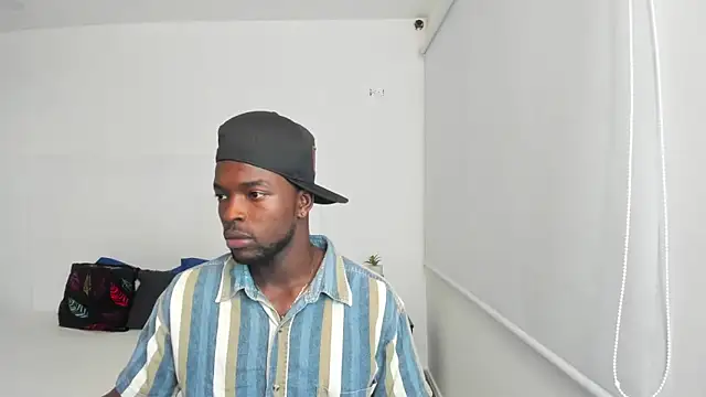 Snapshot of Dylan_Taylor chatting on 02-11-25, 03:50 Dylan Taylor online show from 02-11-25, 03:50