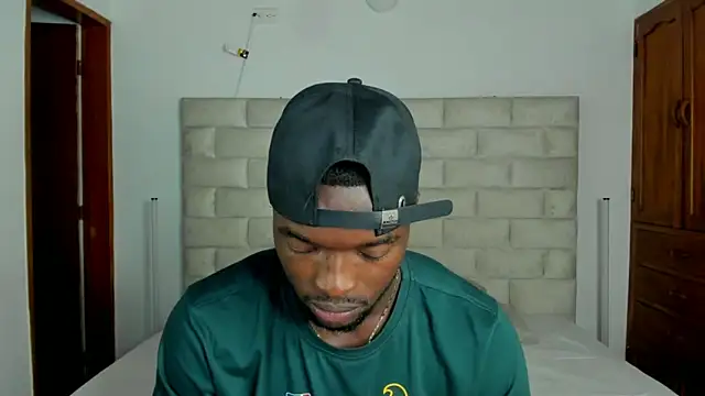 Dylan Taylor online show from 02-11-26, 03:17