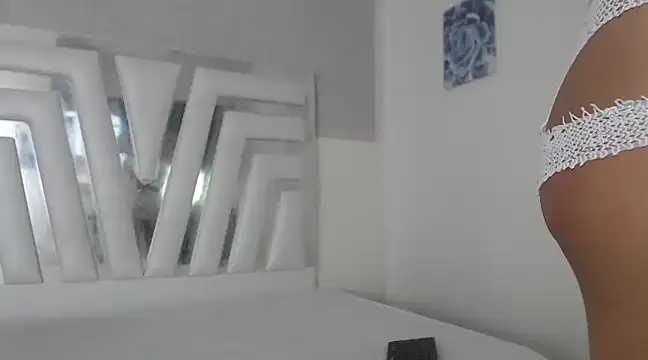 Snapshot of _lexx1e chatting on 02-14-25, 02:02  lexx1e online show from 02-14-25, 02:02