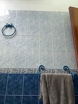 ellie mcdonald online show from 10-26-25, 05:57