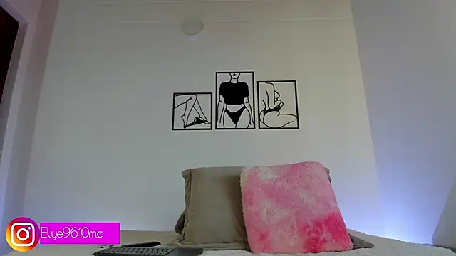 Snapshot of ellie_mcdonald chatting on 10-06-25, 10:10 ellie mcdonald online show from 10-06-25, 10:10