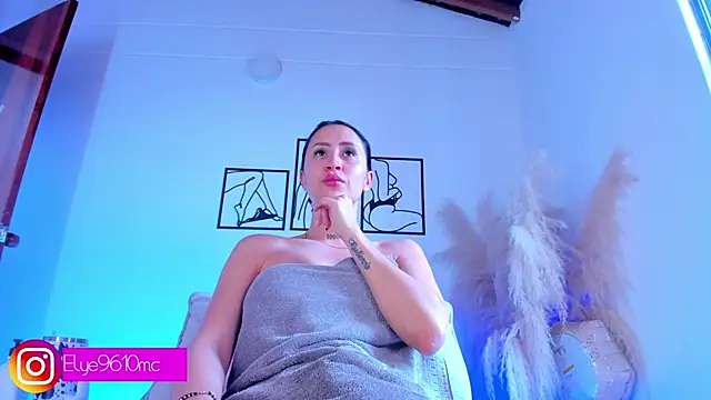 ellie mcdonald online show from 03-12-26, 01:48