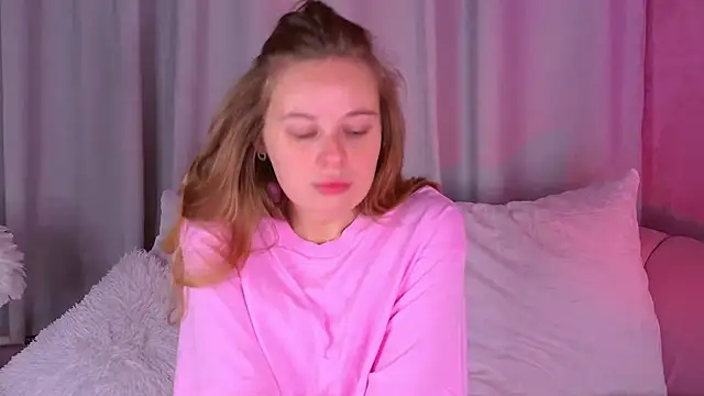 BeatriceEsmont online show from 11-08-25, 02:53