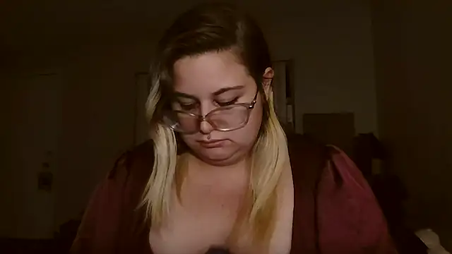 HoneyBear19 online show from 12-23-24, 03:50