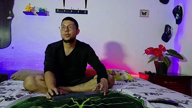 Nymphobuddies online show from 11-26-25, 07:36