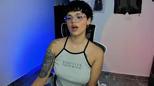 Snapshot of gooddess_isis chatting on 10-18-25, 02:35 gooddess isis online show from 10-18-25, 02:35