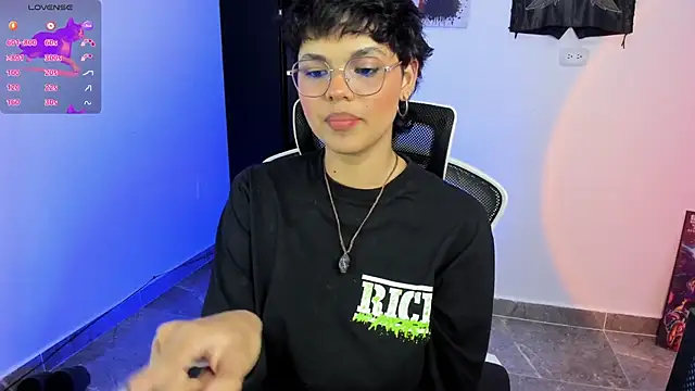 Snapshot of gooddess_isis chatting on 10-21-25, 06:13 gooddess isis online show from 10-21-25, 06:13